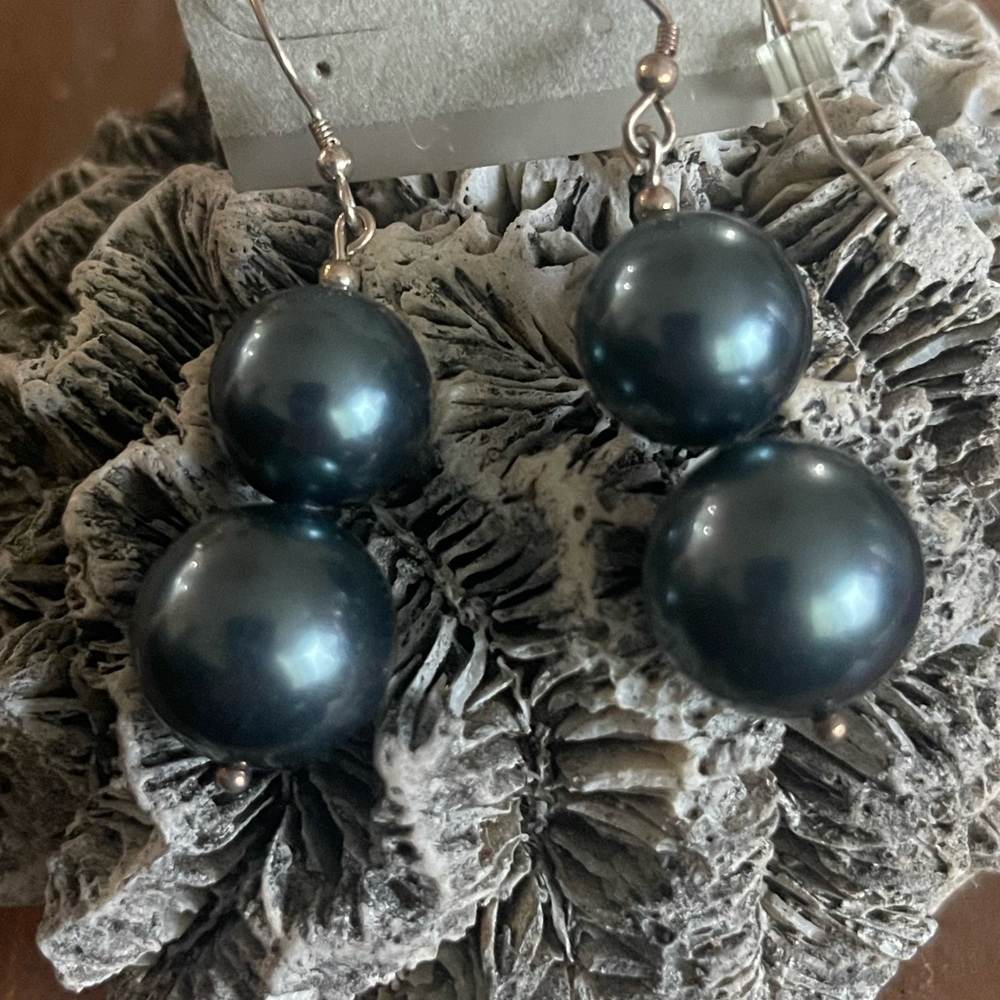FRESHWATER Tahitian PEARL EARRINGS W/sterling Silver Hook Dangle